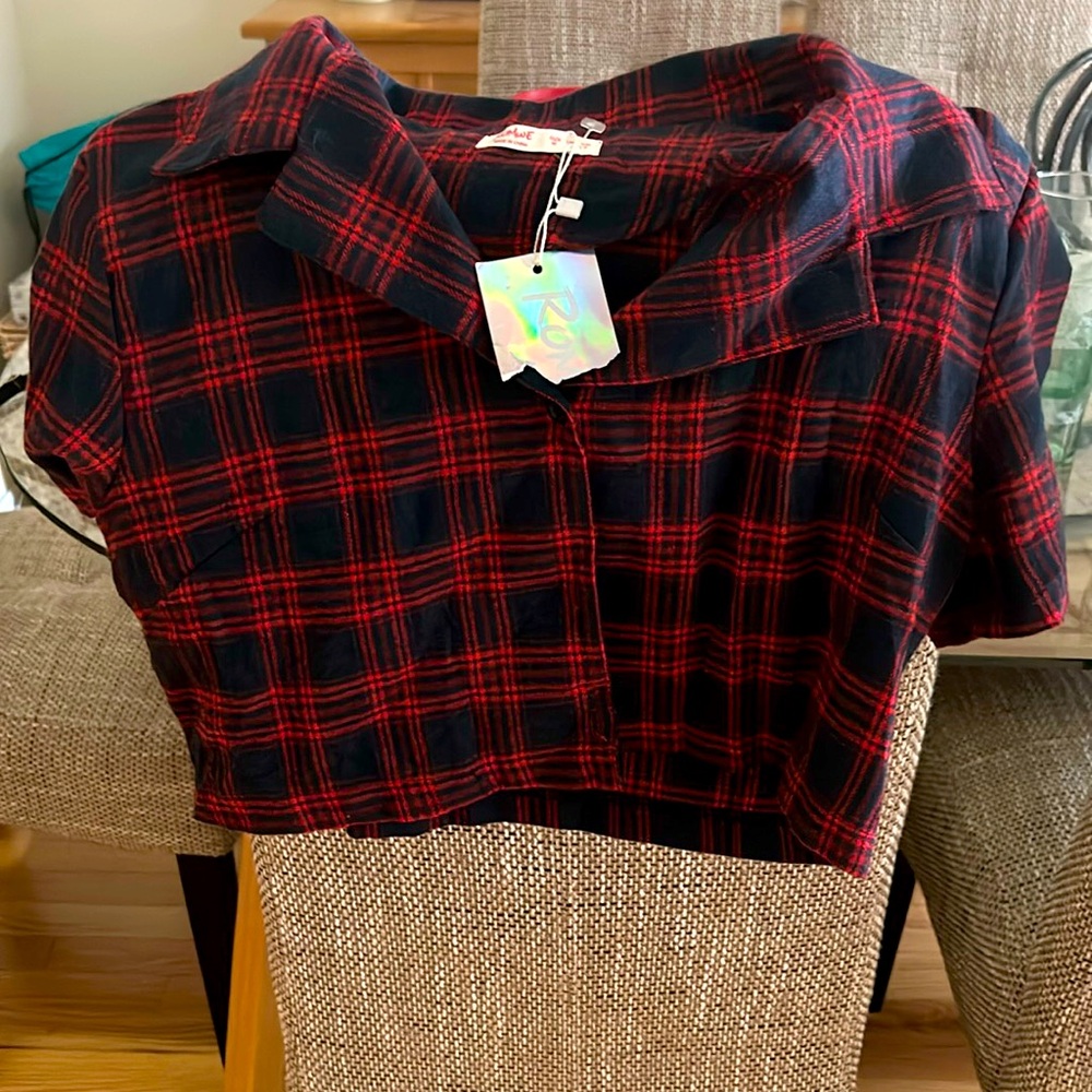 Romwe with tags crop button up plaid